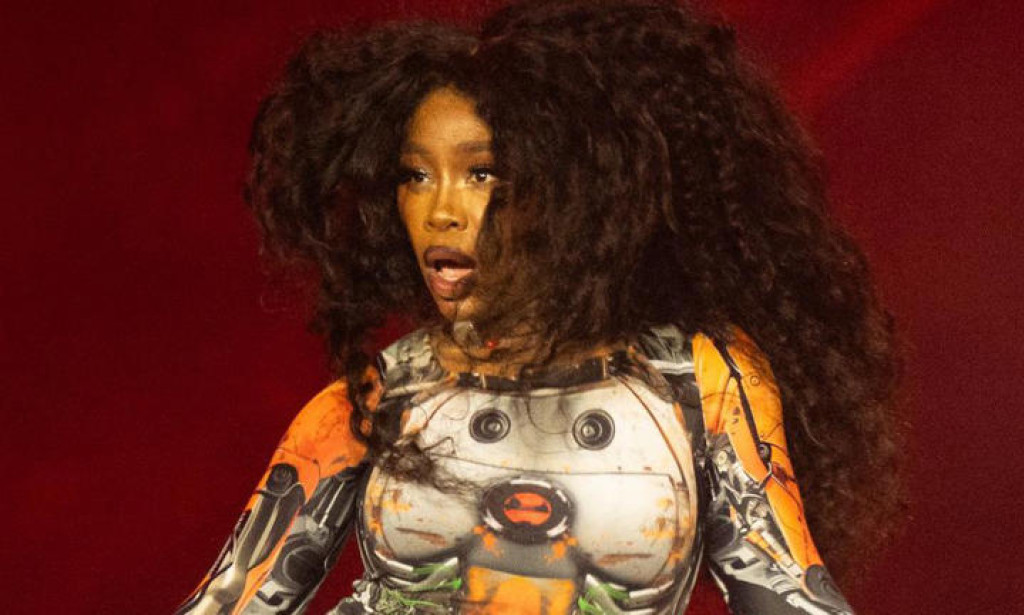 SZA was 'scared and freaked out' at Glastonbury